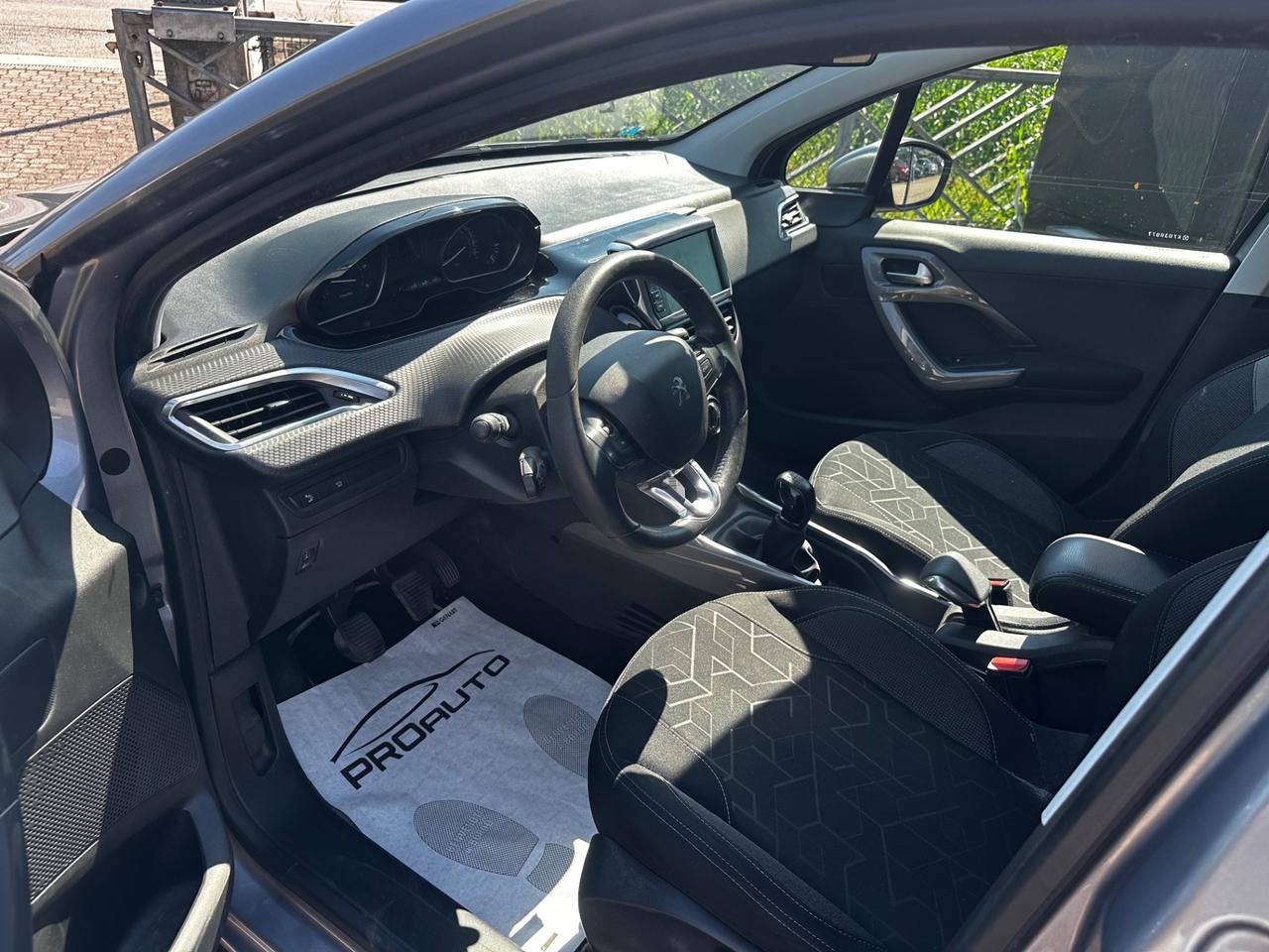Peugeot 2008 BlueHDi 100 S&S Black Matt