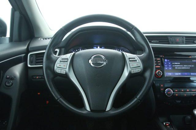 NISSAN Qashqai 1.6 dCi 4WD N-Connecta Tetto/Camera 360°/LED