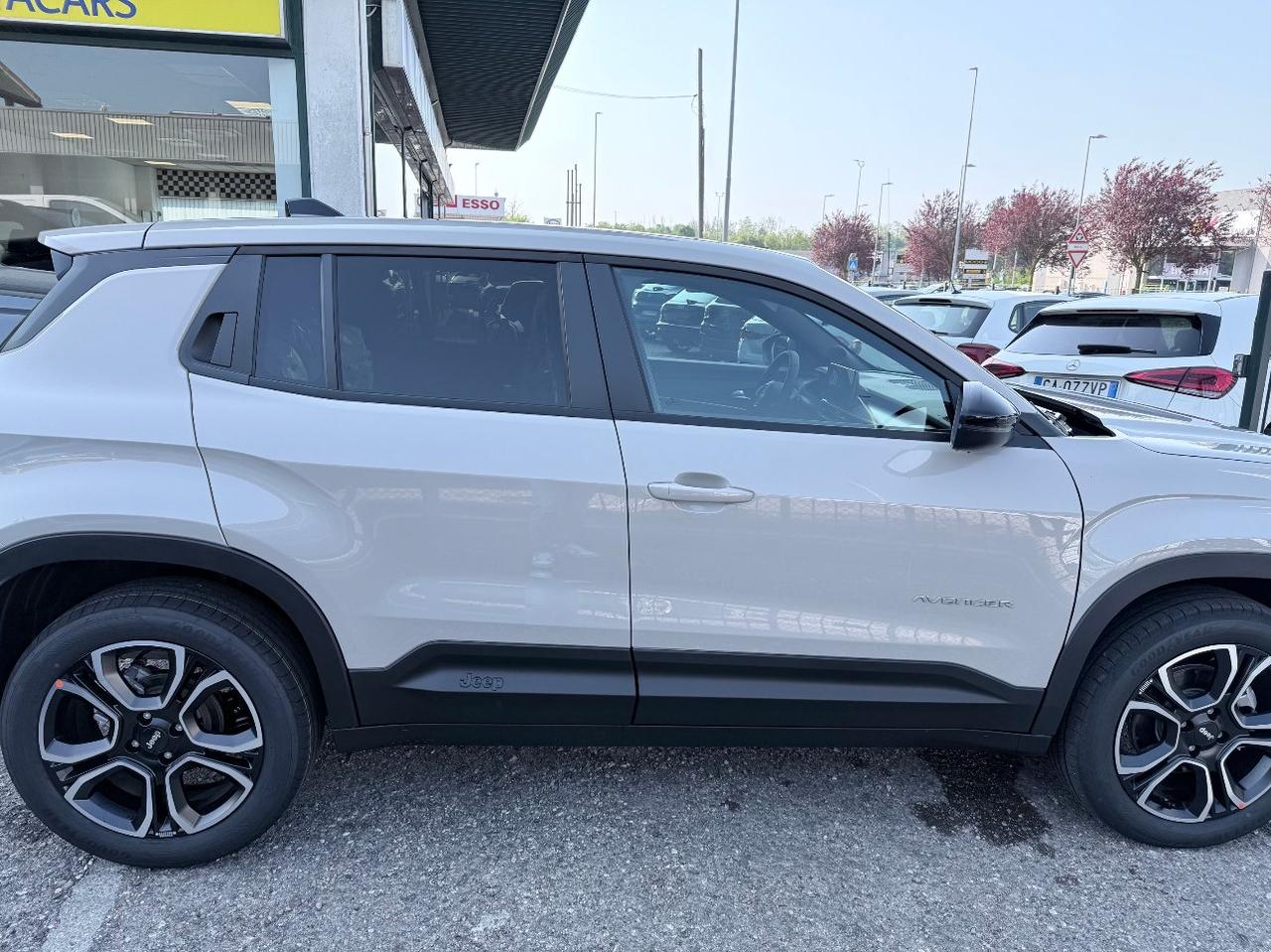 Jeep Avenger 1.2 turbo e-hybrid mhev Summit fwd 110cv edct6