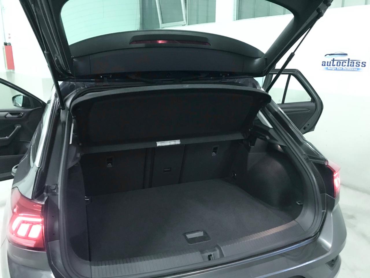 Volkswagen T-Roc 1.0 TSI Style NAVI TECH PACK