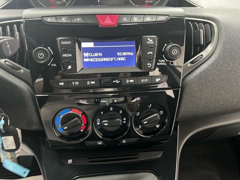Lancia Ypsilon 1.0 FireFly 70cv S&S Hybrid SILVER PLUS