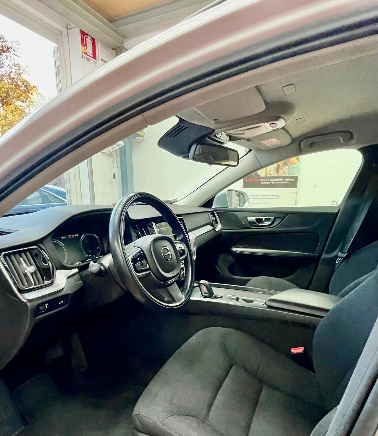 Volvo V60 B4 2.0d IVA ESPOSTA TAGLIANDI UFFICIALI VOLVO