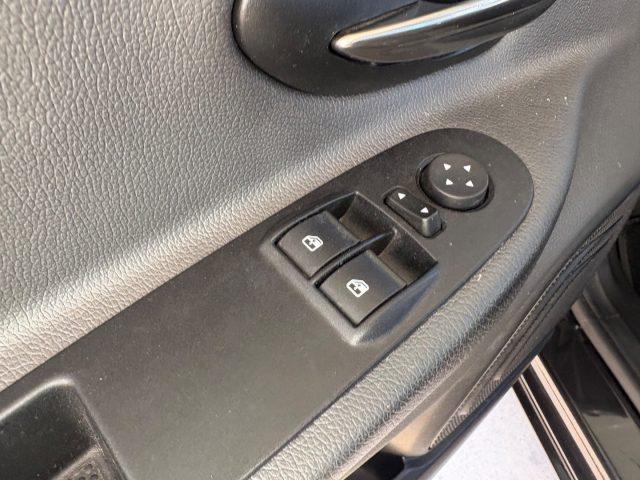 LANCIA Ypsilon 1.2 69 CV 5 porte Silver OK NEOPATENTATI