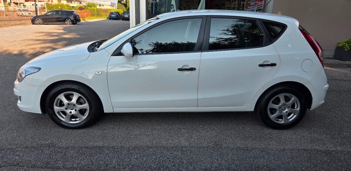 Hyundai i30 1.4 16V 109CV 5p. BlueDr. GPL Active