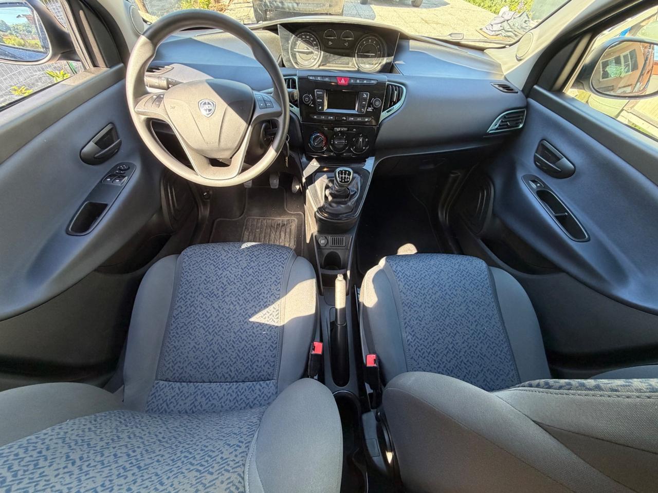 Lancia Ypsilon 1.0 FireFly 5 porte S&S Hybrid Oro