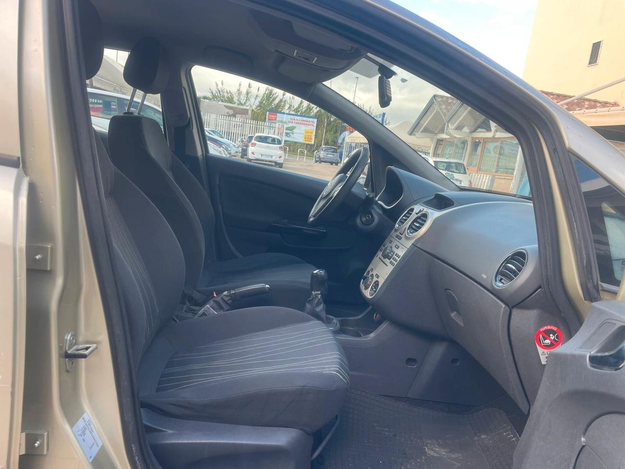 Opel Corsa 1.2 5 porte Cosmo