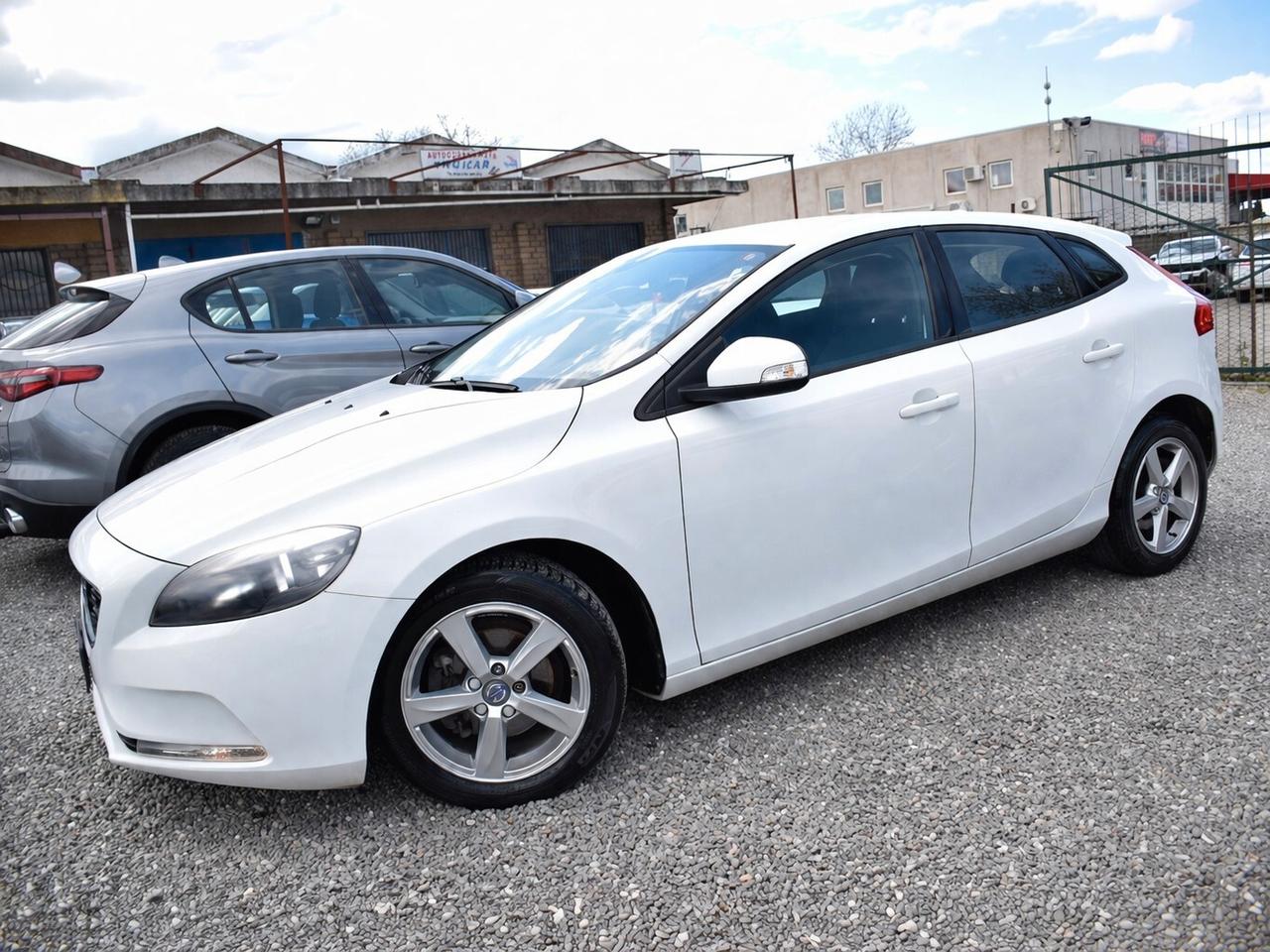 Volvo V40 GANCIO D2 1.6 115CV Business Edition NAVI CRUISE SENSORI BT OK NEOPATENTATI