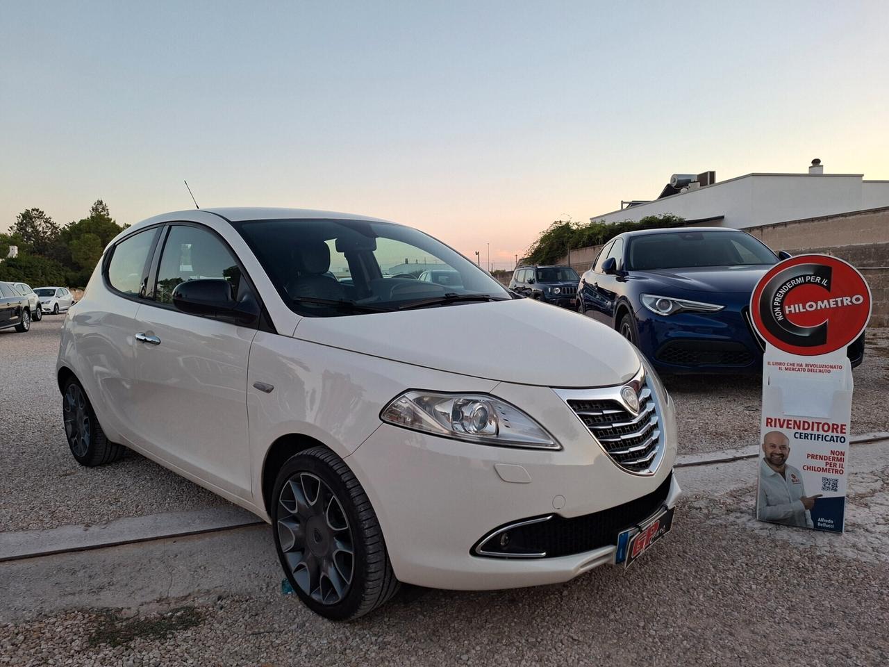 Ypsilon 1.3 MJT 95 CV 5p Platinum *XENON-PELLE*