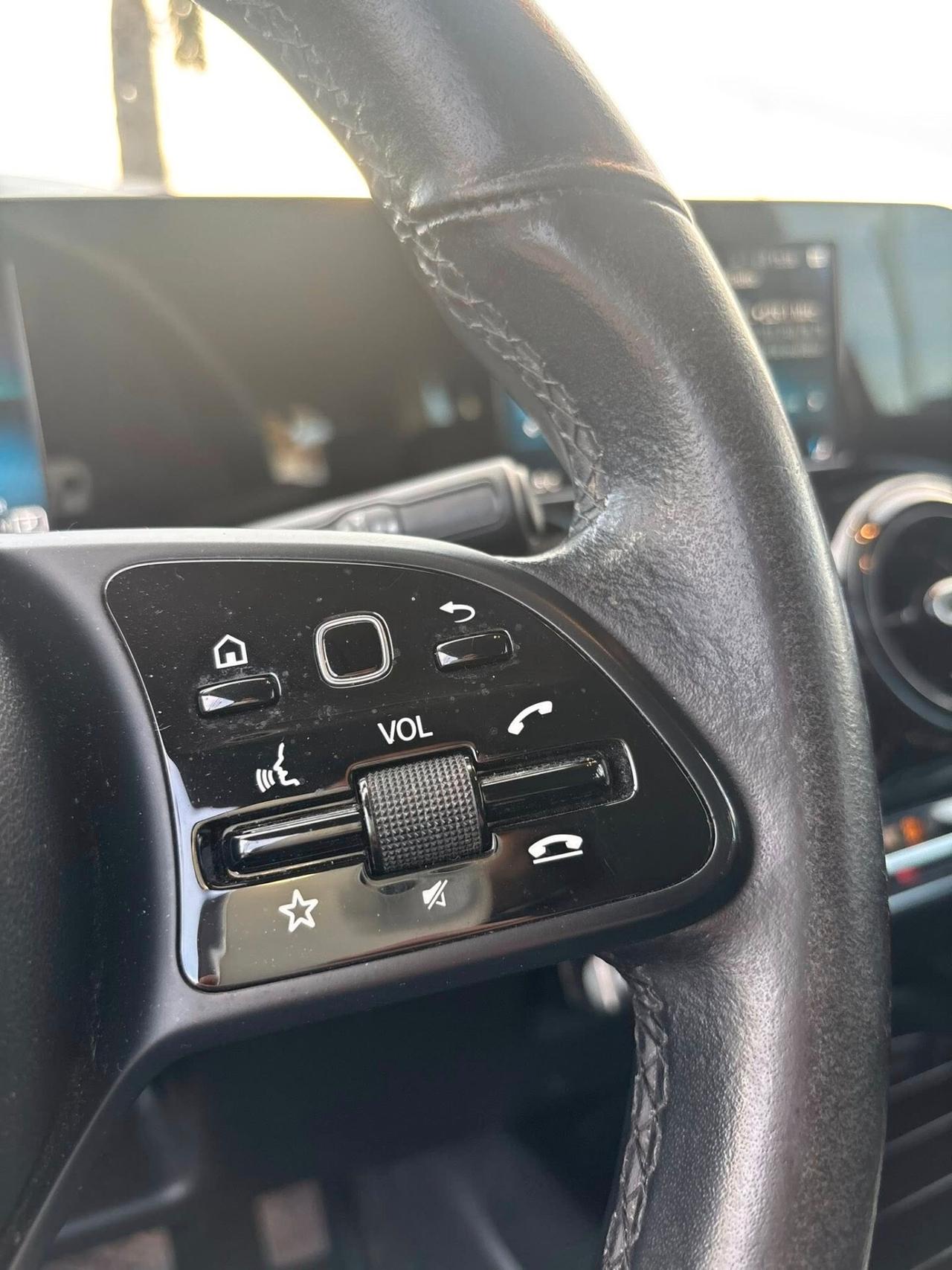 Mercedes-benz GLB 180 d Automatic Business