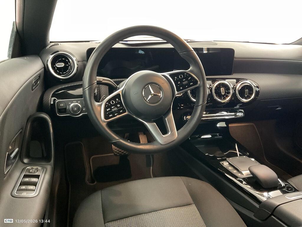 MERCEDES-BENZ CLA SHOOTING BRAKE 180D 115CV AUTOMATIC BUSINESS SOLUTION ( CRUISE - NAVI PREMIUM - PARK ASSIST )