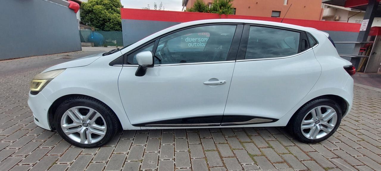 CLIO 1,5 DIESEL 90 CV DUEL NAVIGATORE LED CRUISE SENSORI X NEOPATENTATI IMPECCABILE
