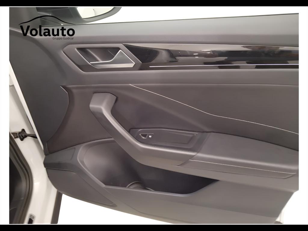 VOLKSWAGEN T-Roc 2022 - T-Roc 1.0 tsi R-Line 110cv