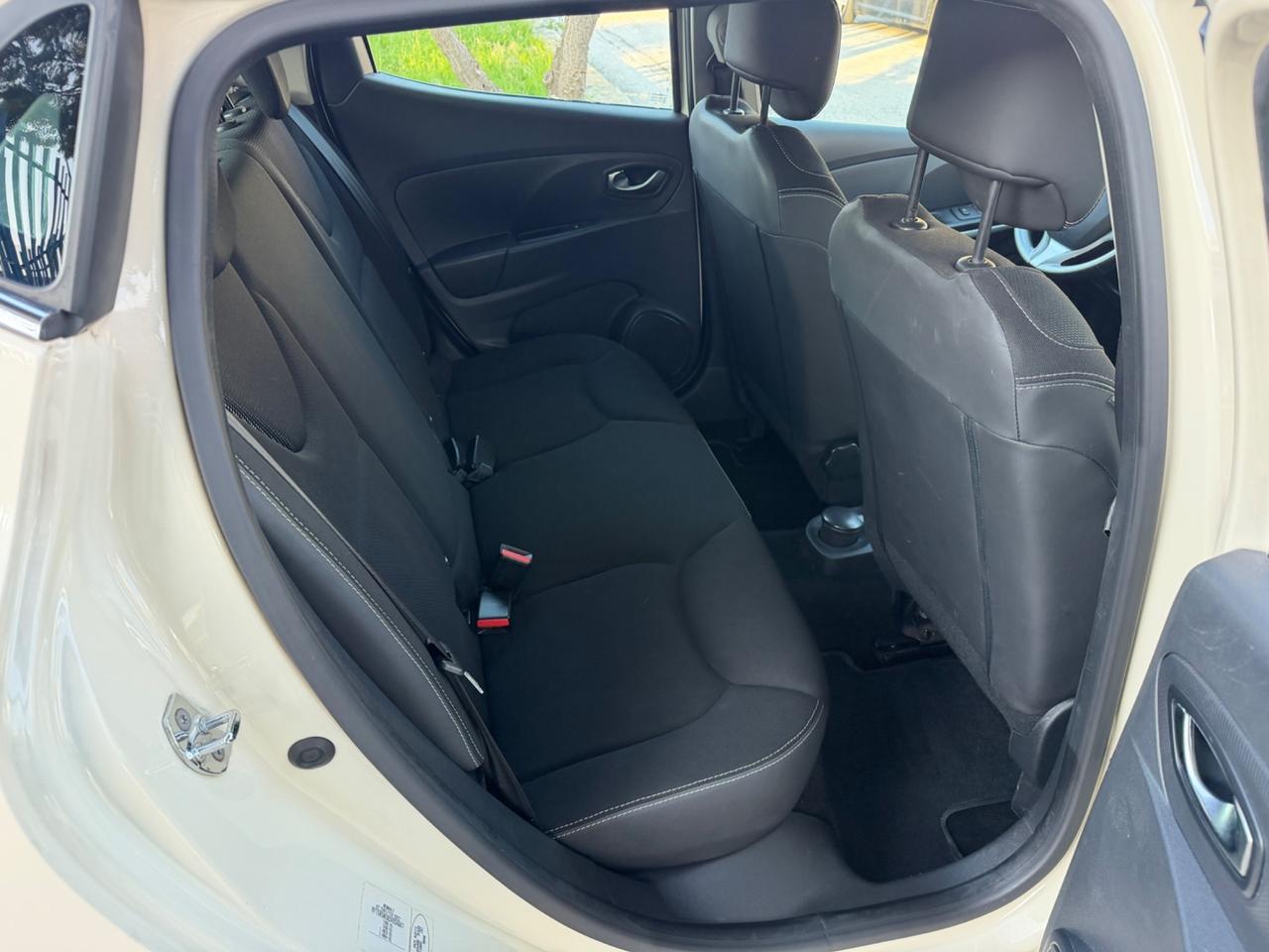 Renault Clio 1.2 benzina 75 cv 2015 navi retroc