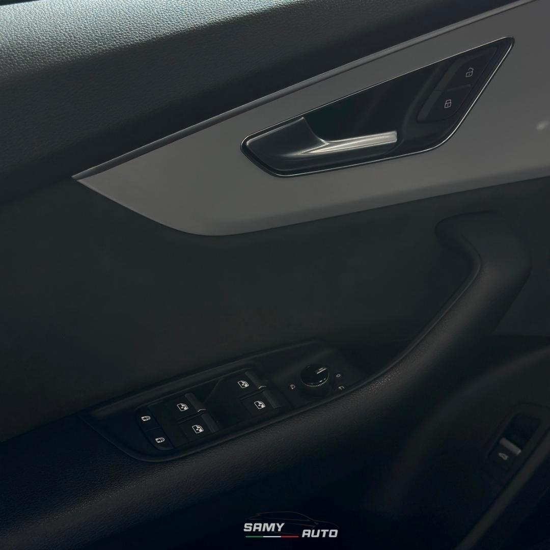 Audi Q8 55 TFSI quattro tiptronic Sport