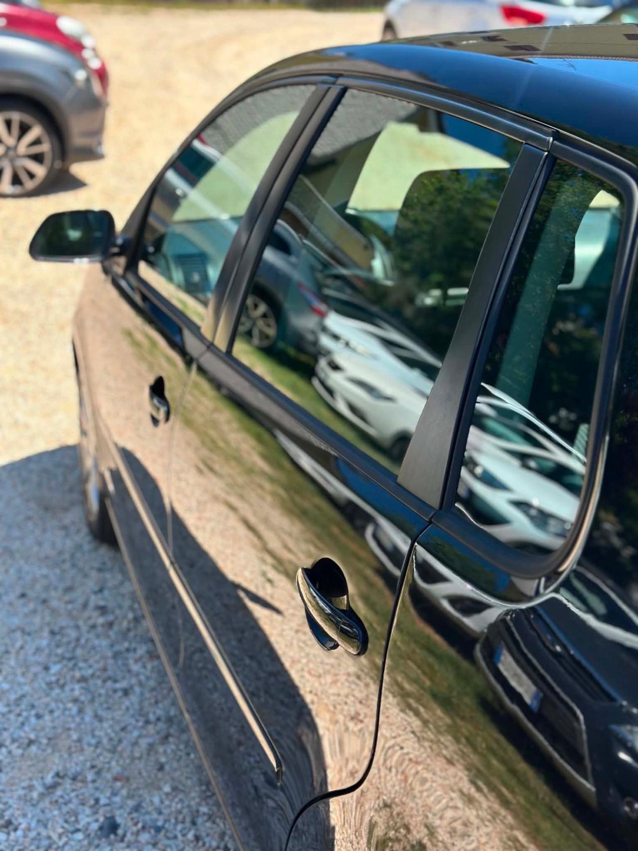Volkswagen POLO 1.4/80CV TDI 5P SPORTLINE NEOPAT