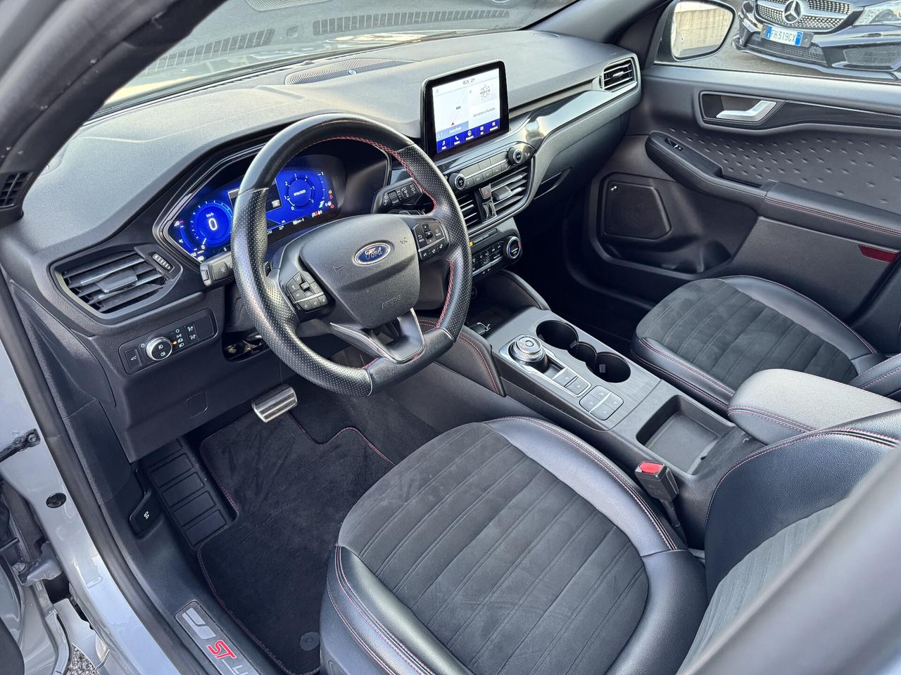 Ford Kuga 1.5 TDCI 120 CV S&S 2WD ST-Line