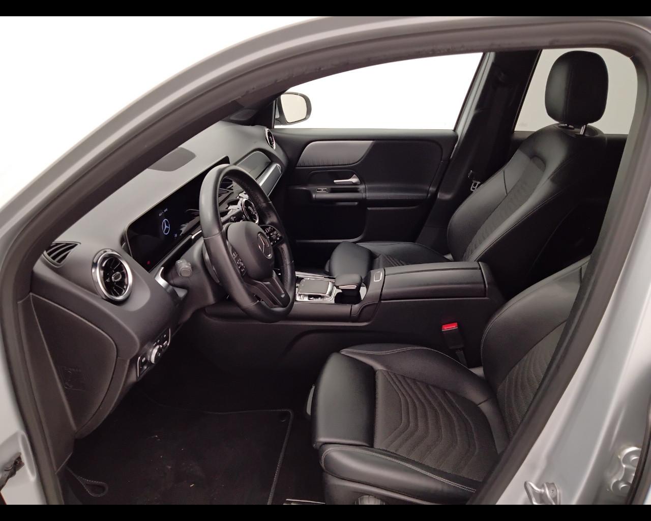 Mercedes-Benz GLB - X247 2019 - GLB 180 d Sport auto