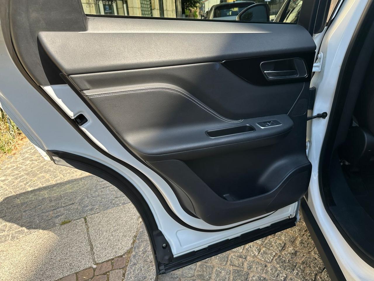 Jaguar F-Pace R-Sport 2.0 20d Turbo #11029