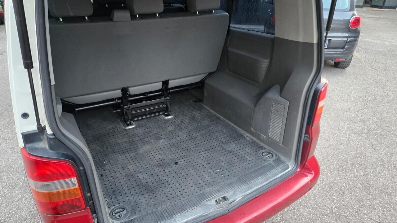 Volkswagen Transporter Caravelle 1.9 TDI/102CV PL 9POSTI