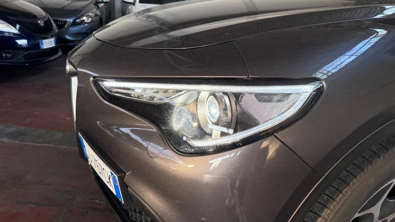 Alfa Romeo Stelvio 2.2 Turbodiesel 160 CV AT8 RWD Business