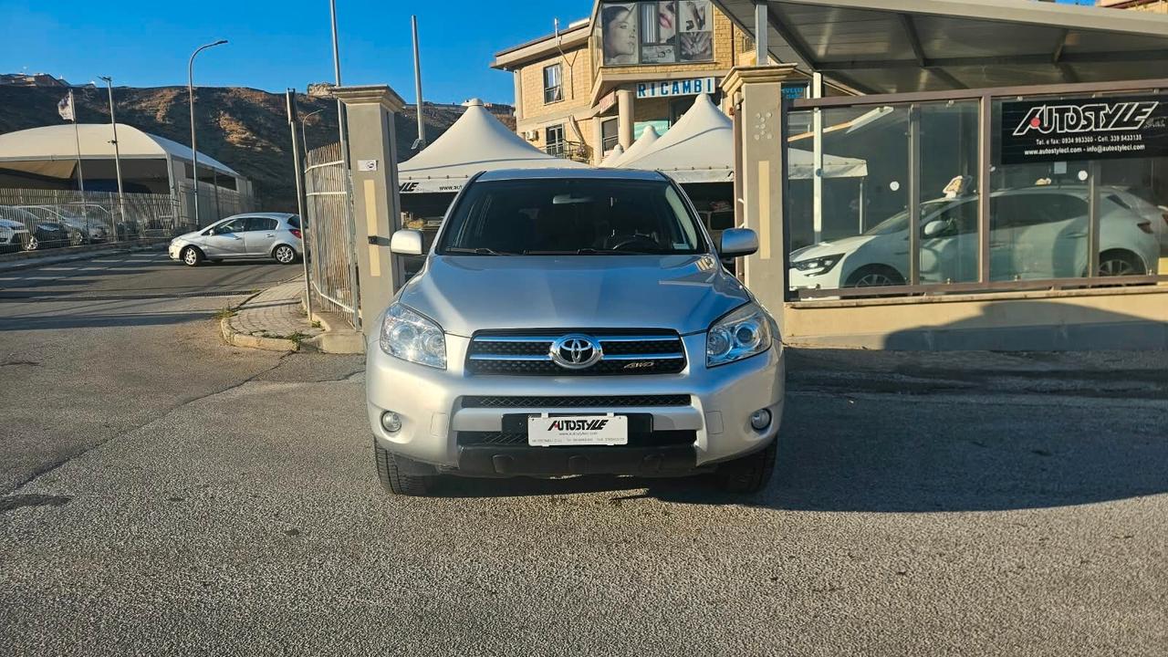 Toyota RAV4 2.2 D-4D 136 CV Luxury