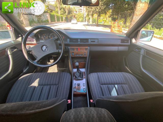 MERCEDES-BENZ 200 E 122 CV Berlina