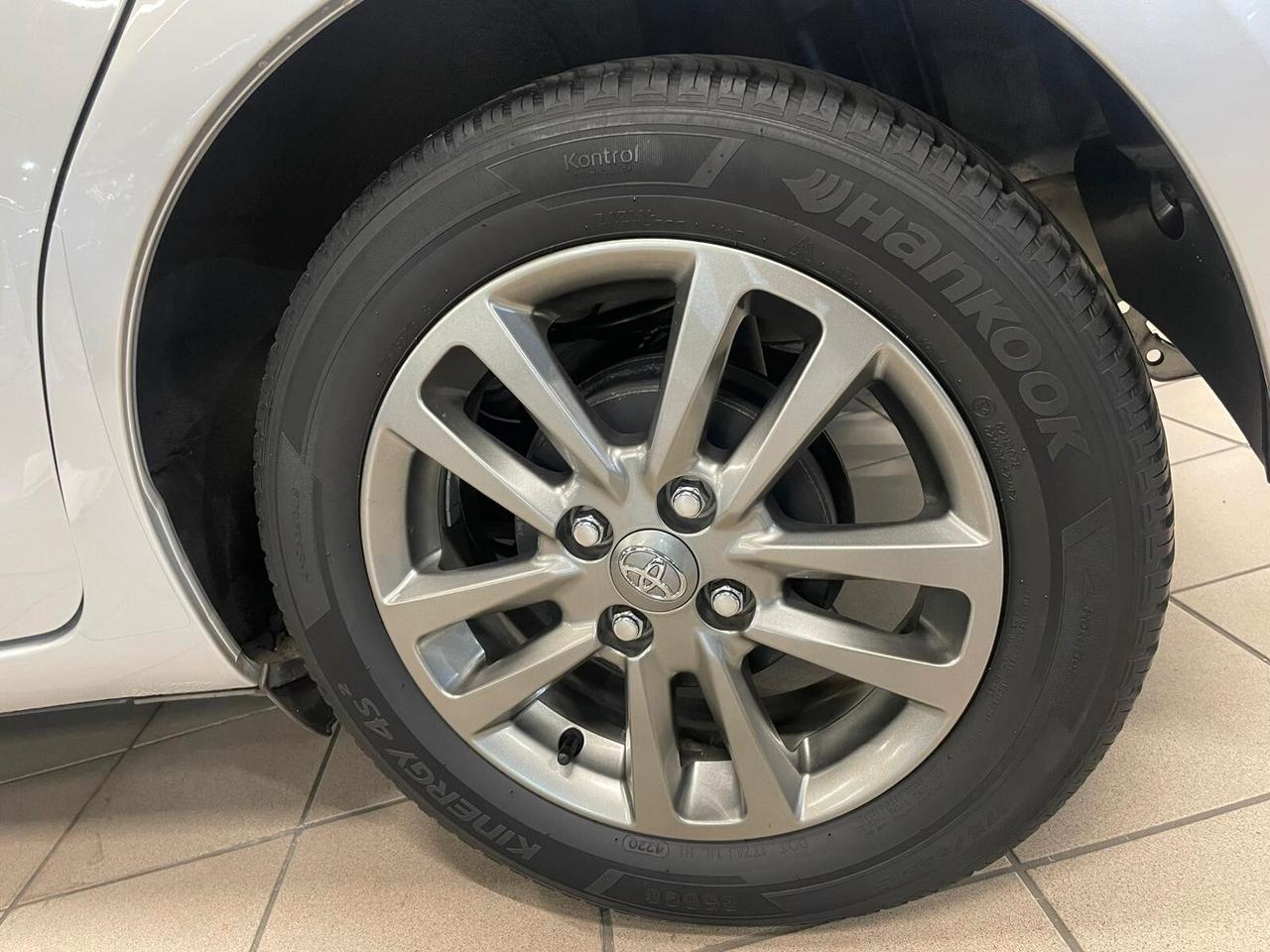 TOYOTA Yaris 3ª serie Yaris 1.0 5 porte Van Ac...