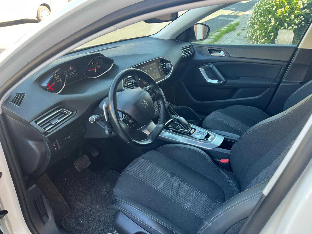 Peugeot 308 PureTech Turbo 130 S&S SW Allure