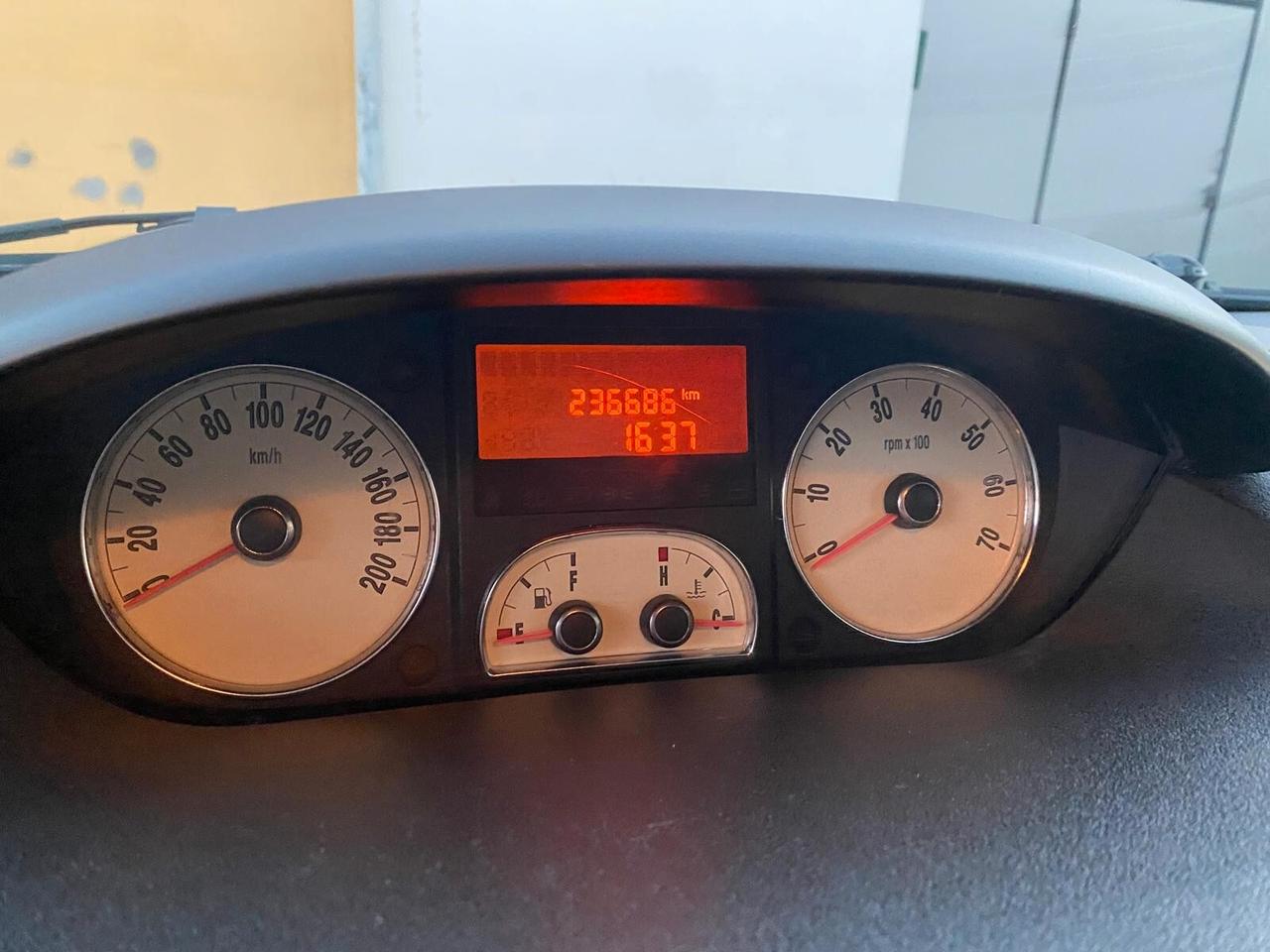 Lancia MUSA 1.4 GPL 95CV - C. AUTOMATICO - NEOPATENTATI - GARANZIA 12 MESI