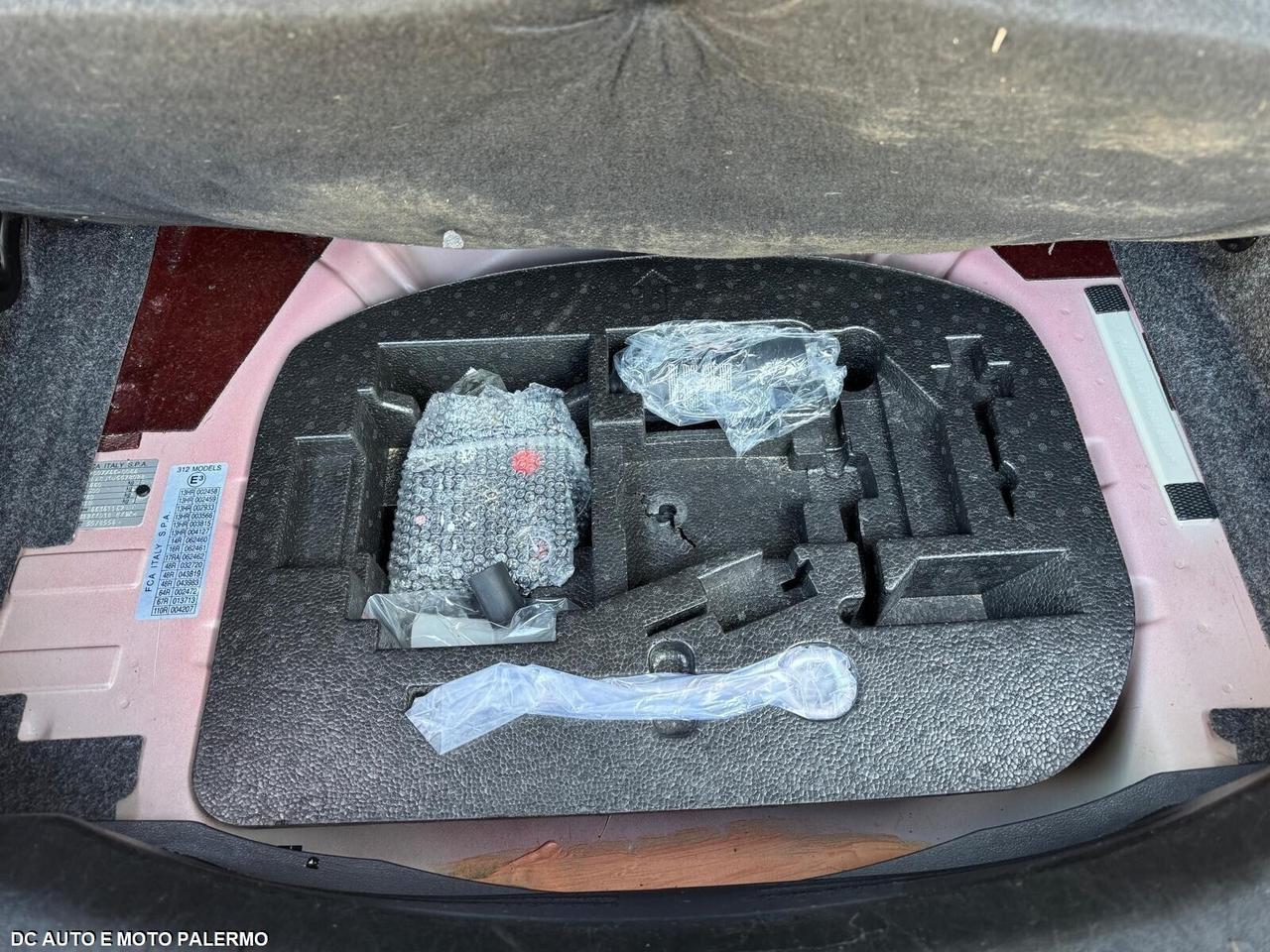 Lancia Ypsilon 1.0 Fire 69CV..Hybrid Ecochic.2022