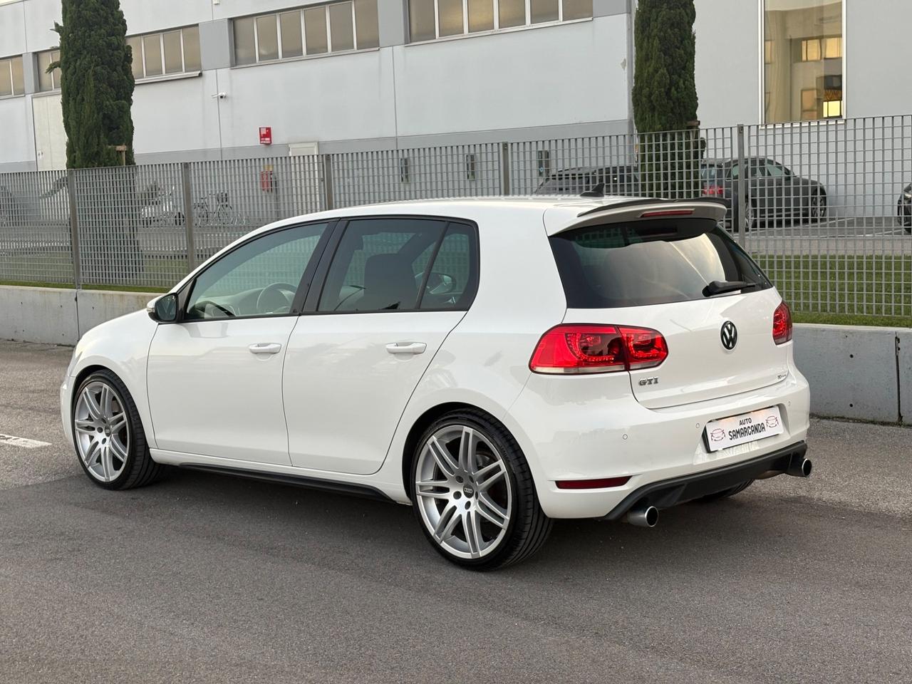 Volkswagen Golf GTI 2.0 TSI 5p.