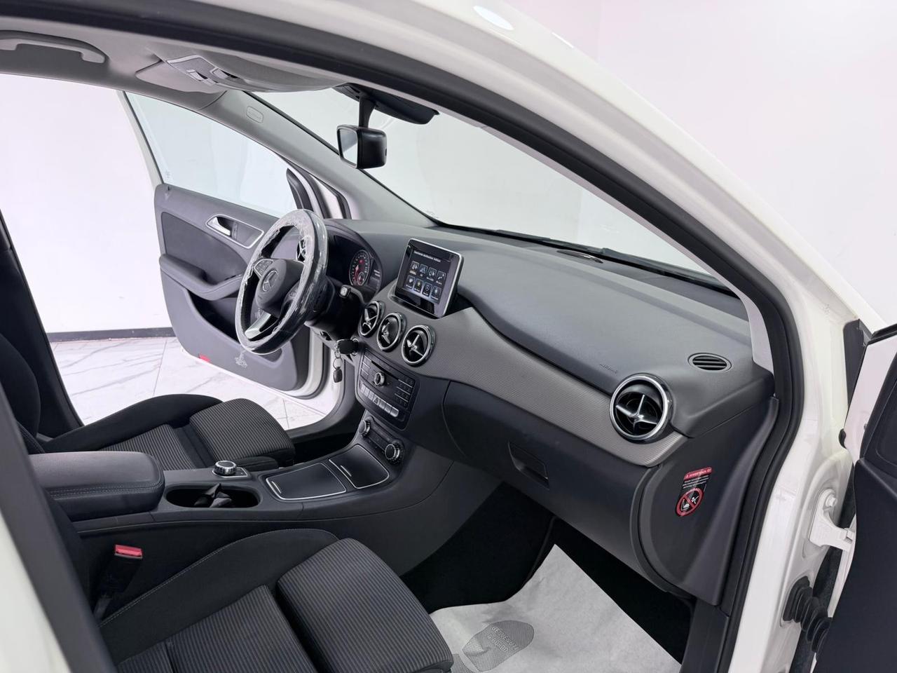 Mercedes-benz B 200 d Automatic -GARANTITA-LED-2018