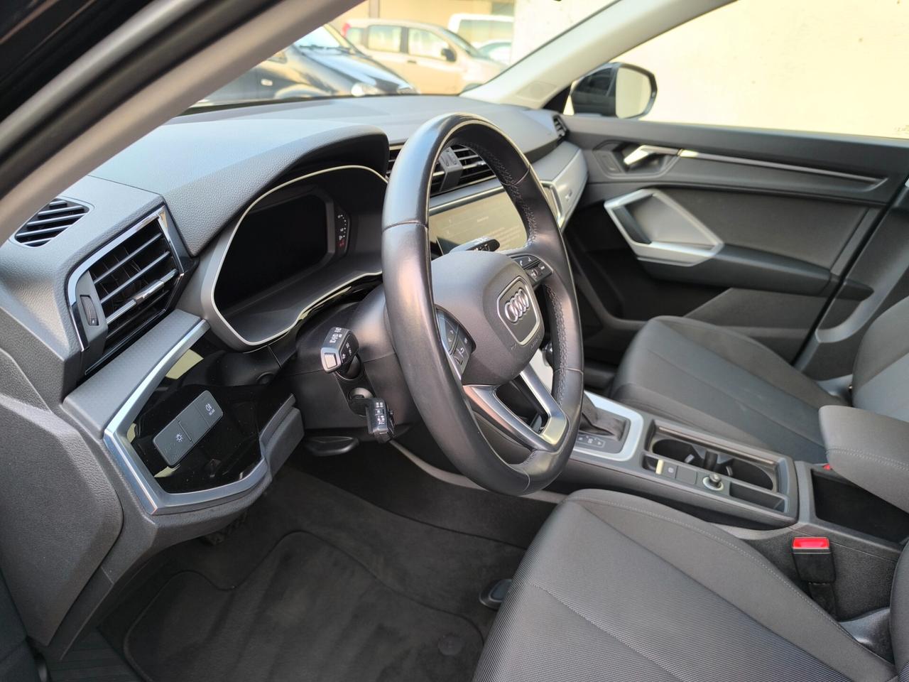 Audi Q3 SPB 45 TFSI e S tronic Business Plus