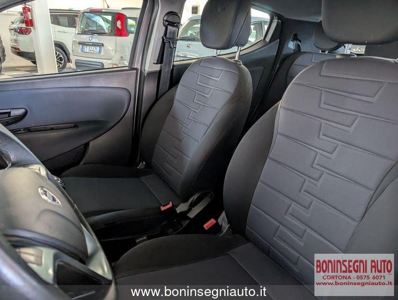 Lancia Ypsilon 1.0 FireFly 5 porte S&S Hybrid Platino