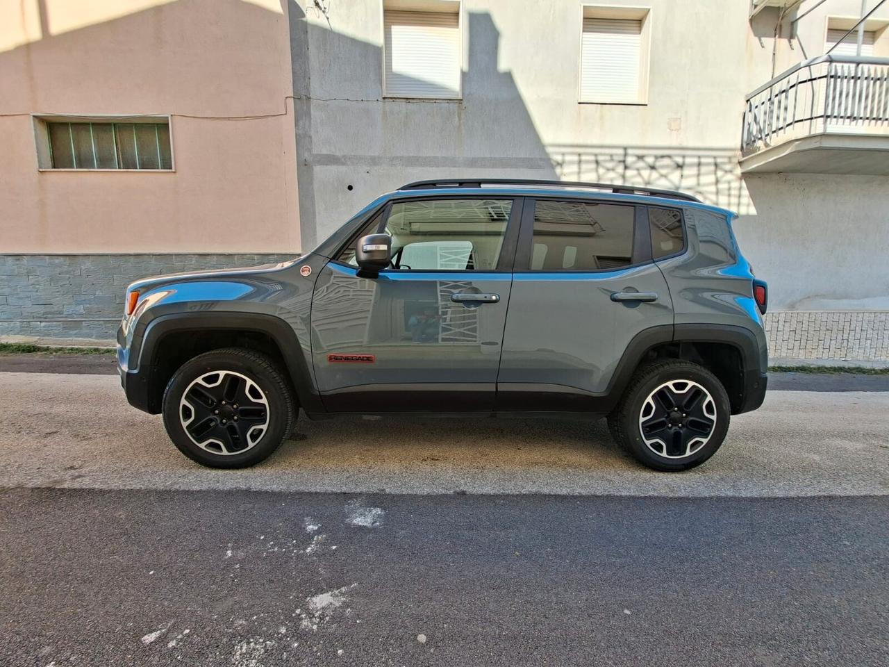 Jeep Renegade 2.0 Mjt 170CV 4WD Active Drive Low Trailhawk