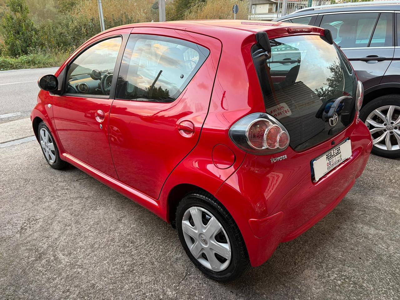 Toyota Aygo 1.0 VVT-i 68CV 5 porte Sol
