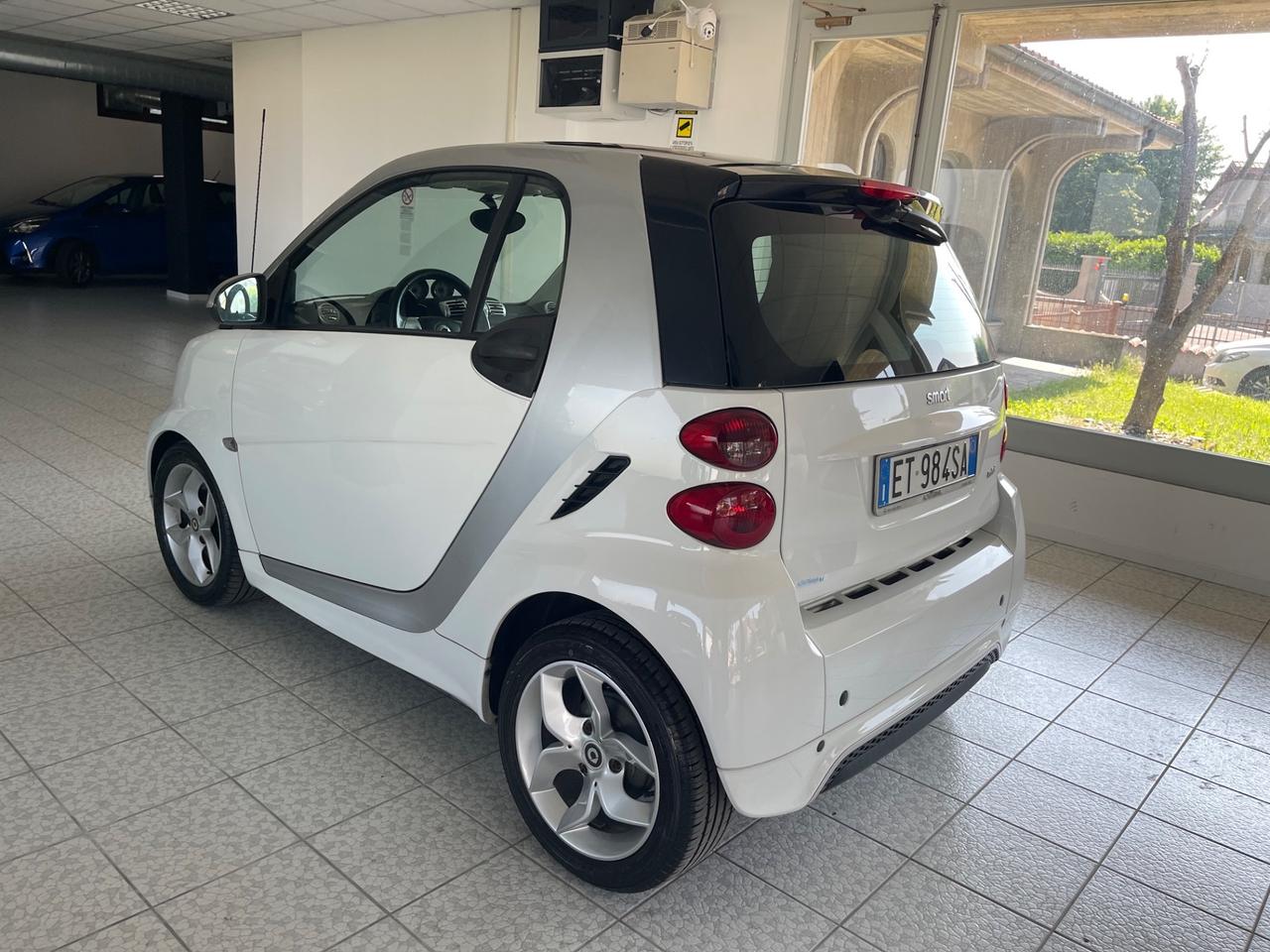 Smart ForTwo 1000 52 kW MHD coupé pure