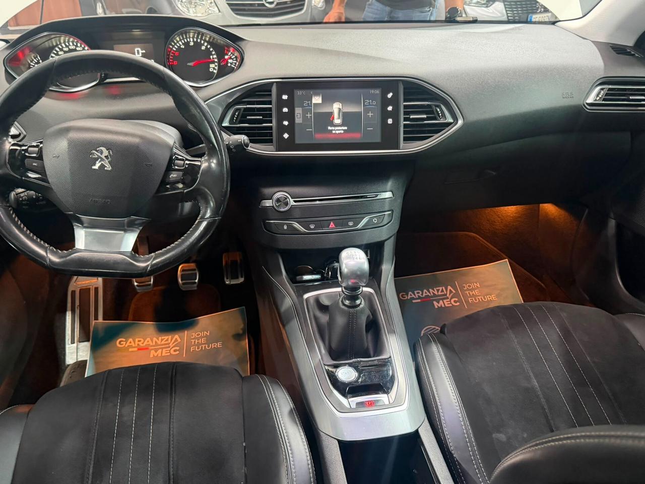 Peugeot 308 Tetto+Pelle+Led+Navigatore