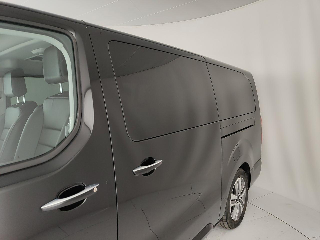 Peugeot Traveller e-Traveller motore elettrico 136 CV 75kWh Std Business Vip