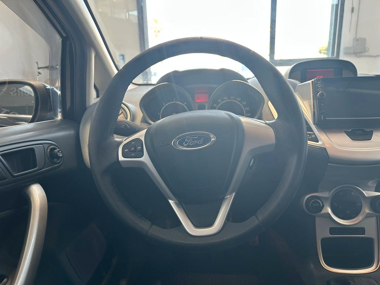 Ford Fiesta 1.4 TDCi 68CV 5 porte Titanium