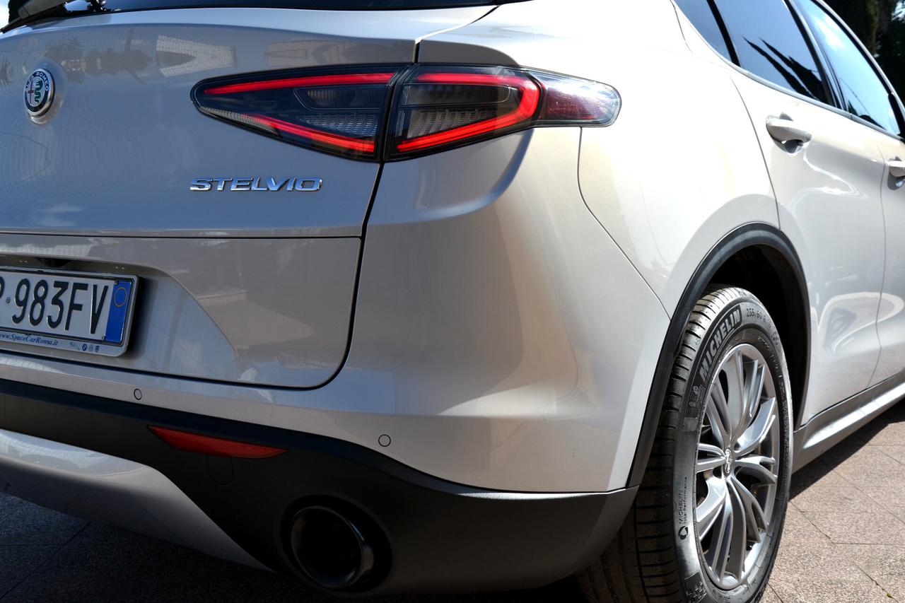 Alfa Romeo Stelvio 2.2 210CV AT8 Q4 SUPER *FUL LED+RCAM+PRIVACY+CRUIS
