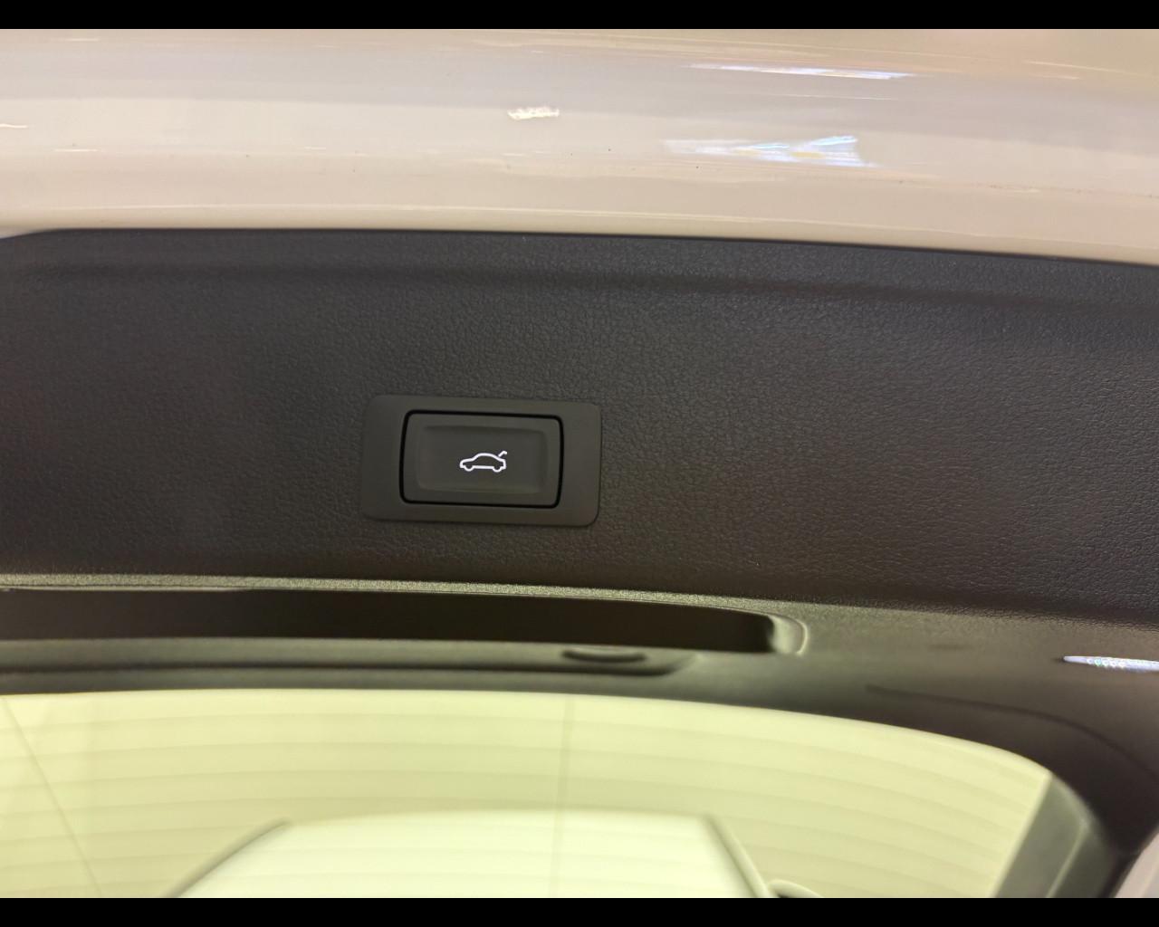 AUDI A4 AVANT 30 TDI MHEV S-TRONIC BUSINESS