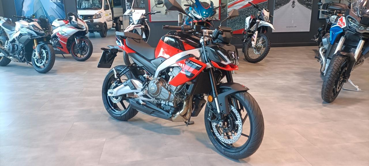 Aprilia Tuono 457
