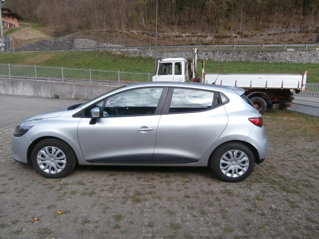 Renault Clio 1.2 75CV 5 porte Live NEOPATENTATI