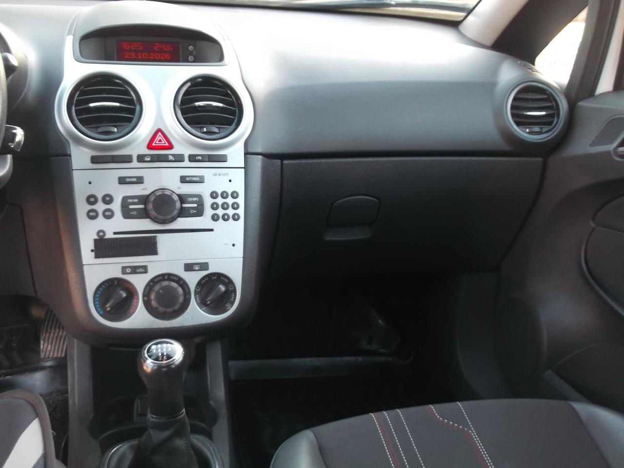 Opel Corsa 1.2 GPL 5P. Neopatentati 2012