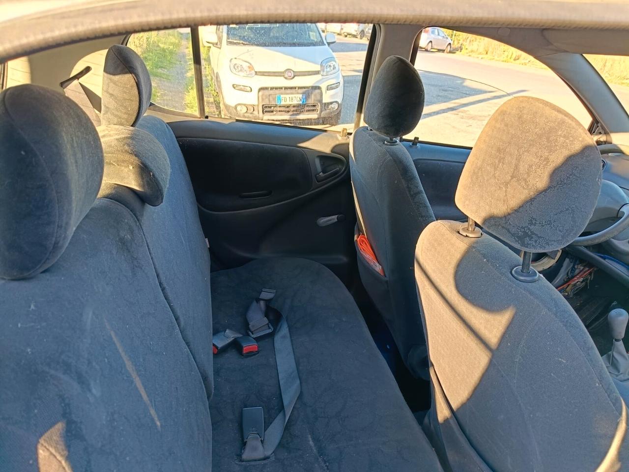 Toyota Yaris 1.0 benzina