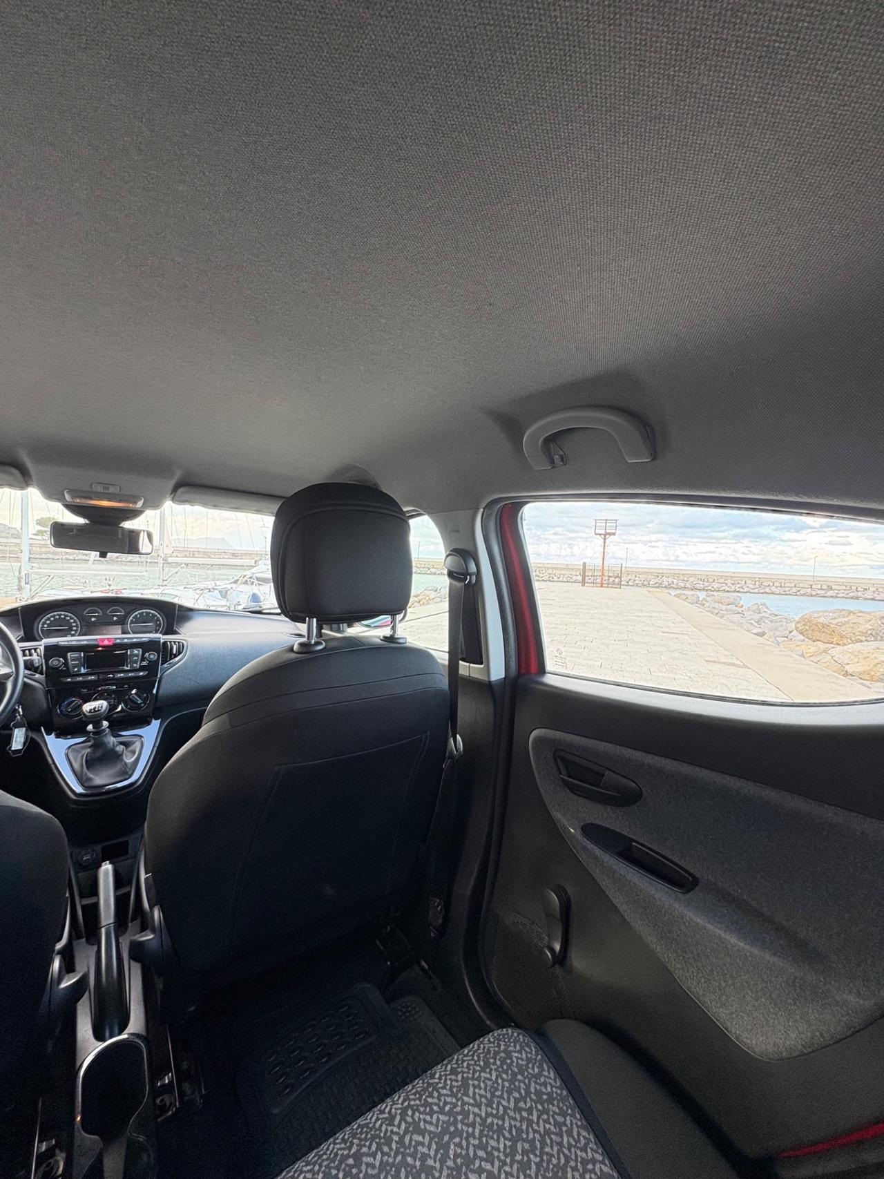 Lancia Ypsilon 1.0 FireFly 5 porte Hybrid