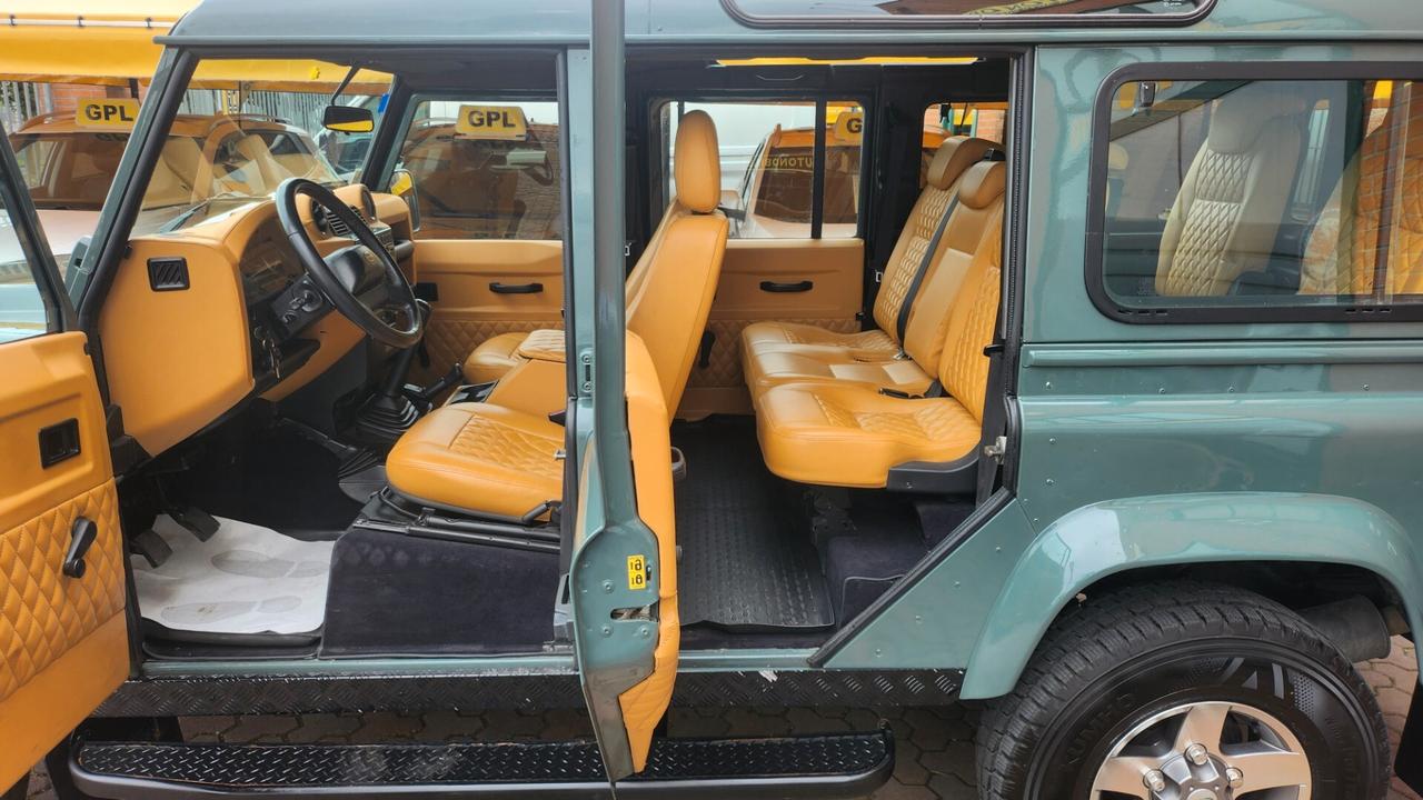 Land Rover Defender 110 2.2 TD4 Station Wagon N1