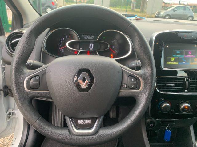 RENAULT Clio TCe 12V 75 CV 5 porte Moschino Intens