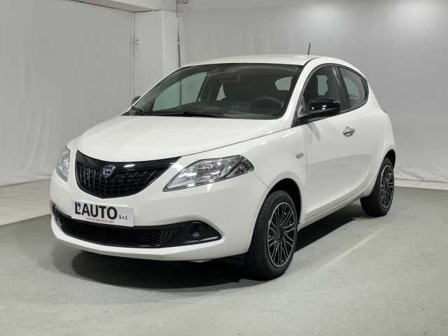 Lancia Ypsilon 1.0 FireFly 5 porte S&S Hybrid Silver Plus 5 posti